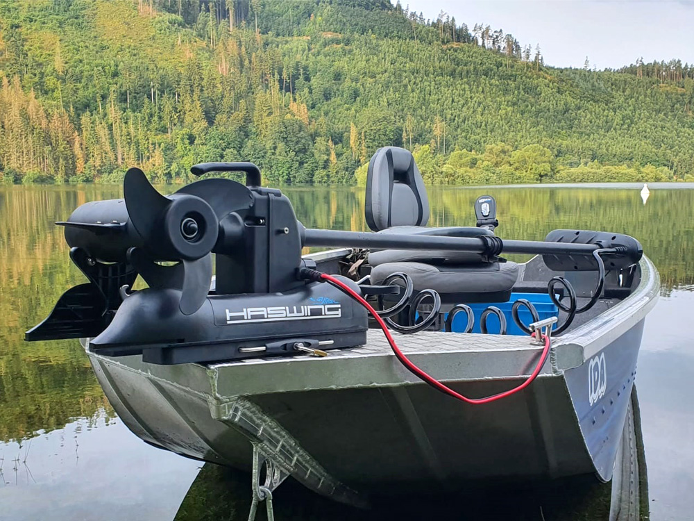 Haswing Cayman-B 55 GPS V1.5 / 660W 12V / Model 2021 / met ankerfunctie op FB / 137cm as
